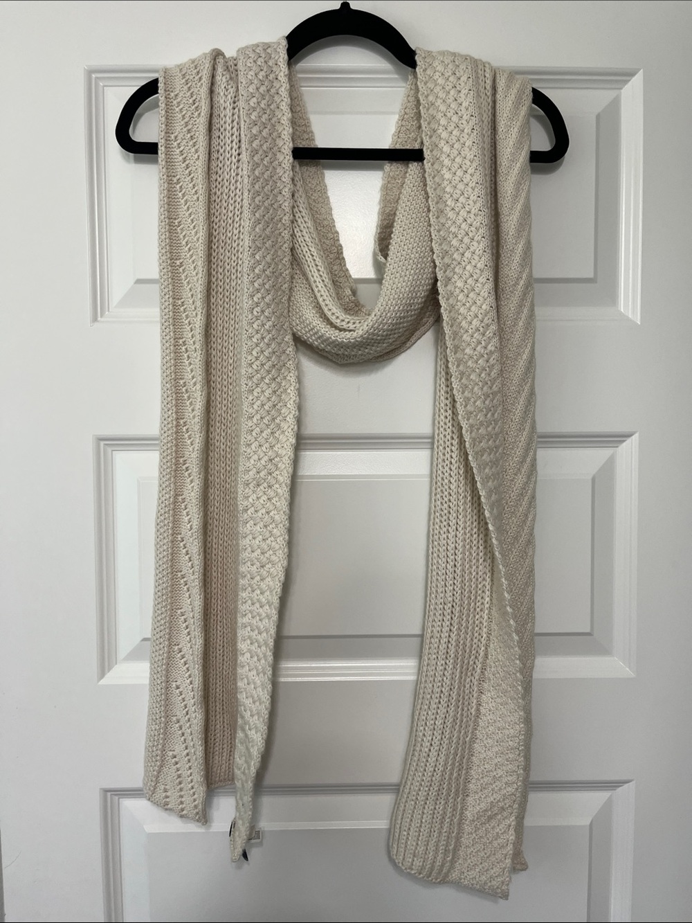 GAP Cream Cable-Knit Scarf